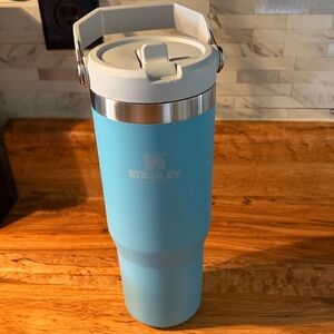 Stanley Sky Blue Travel Mug with Handle 30 oz